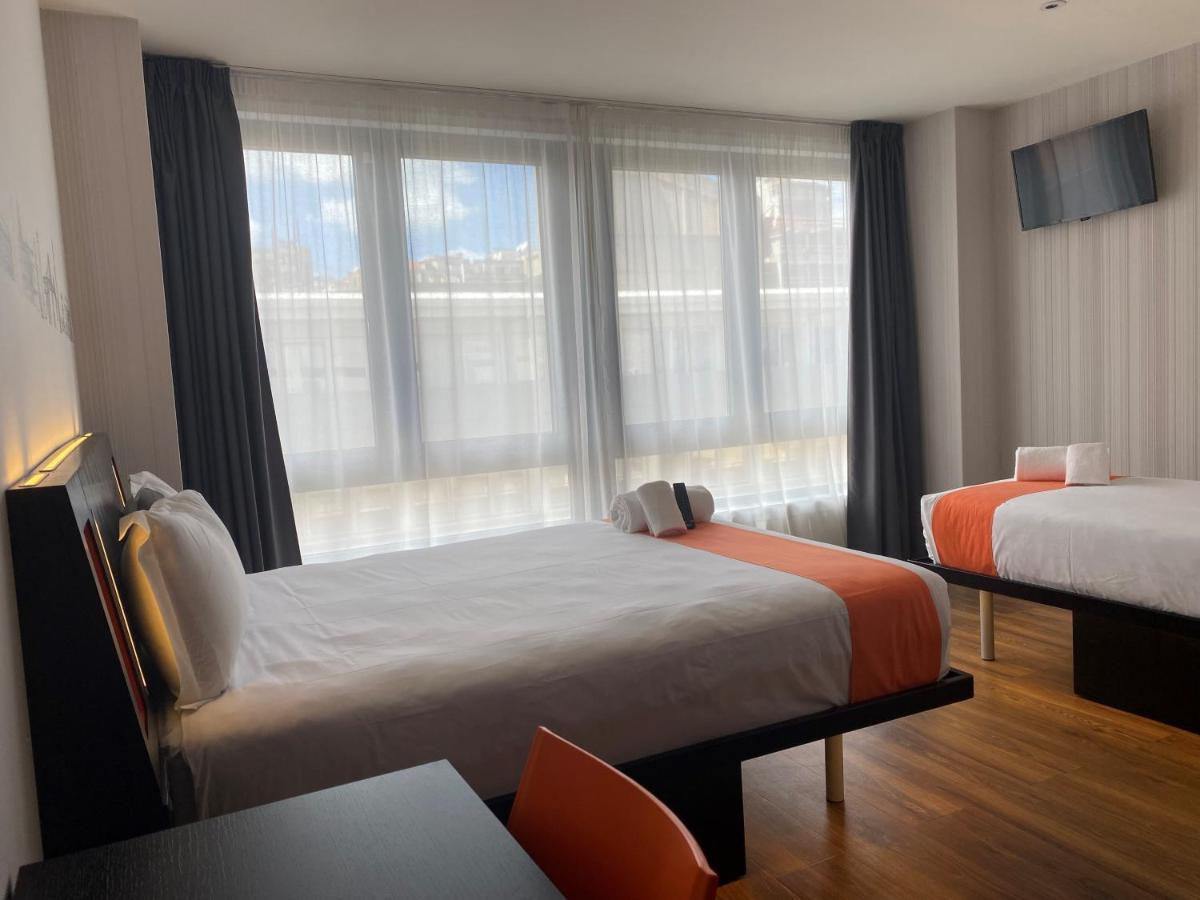 Easyhotel Hotel